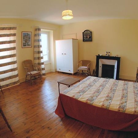 La Maison De Mariecamille Hotel Saint-Germain-Lembron Esterno foto