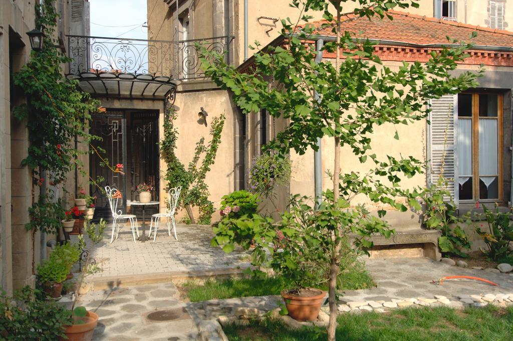 La Maison De Mariecamille Hotel Saint-Germain-Lembron Esterno foto