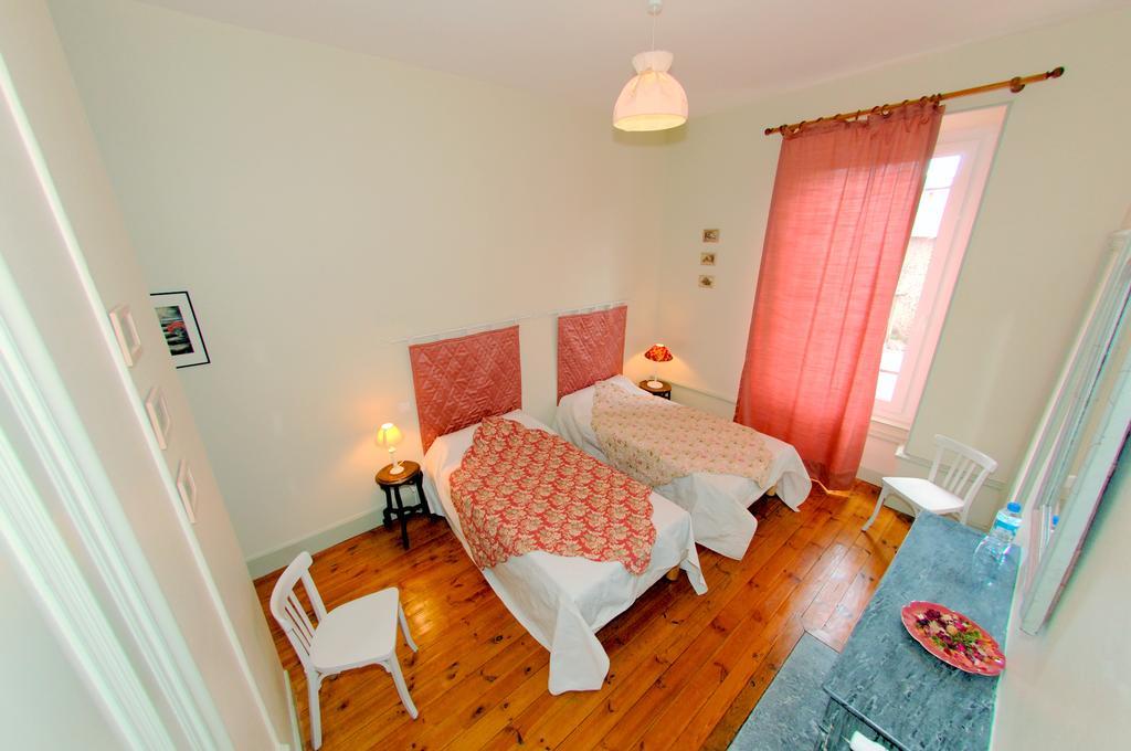 La Maison De Mariecamille Hotel Saint-Germain-Lembron Esterno foto